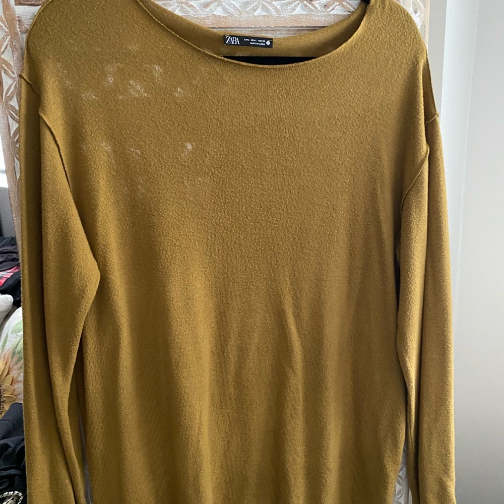 Zara light weight sweater ..size large